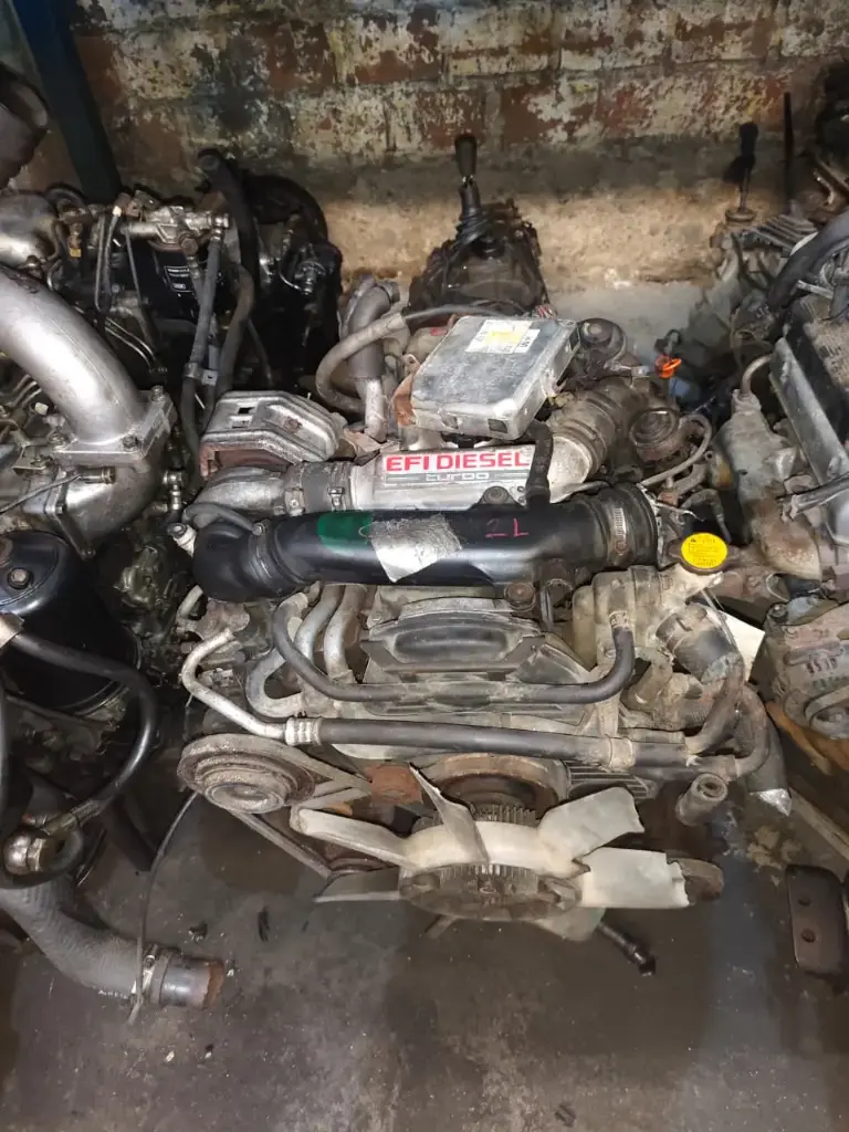 2L Toyota turbo camioneta 4*4 semi electrónico