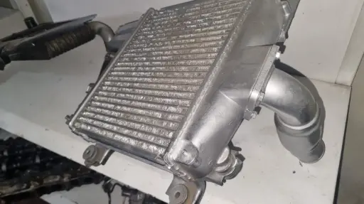 RADIADOR DE INTERCOOLER 1KD TOYOTA HILUX ORIGINAL